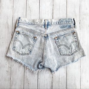 Vintage Levi’s Mid Rise Denim Jean Shorts Size 25